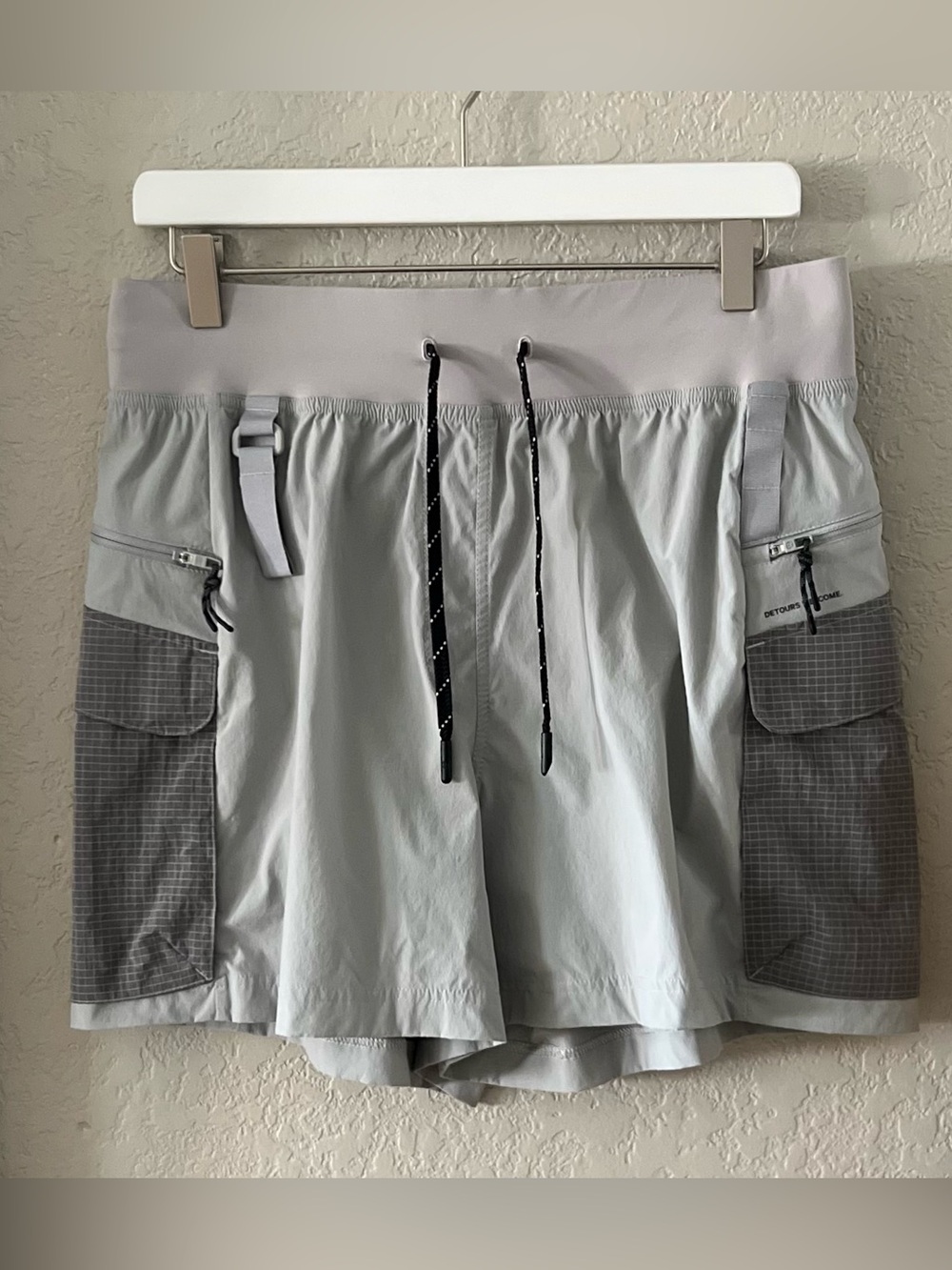 Lululemon Multi-Pocket Cargo High-Rise Hiking Short